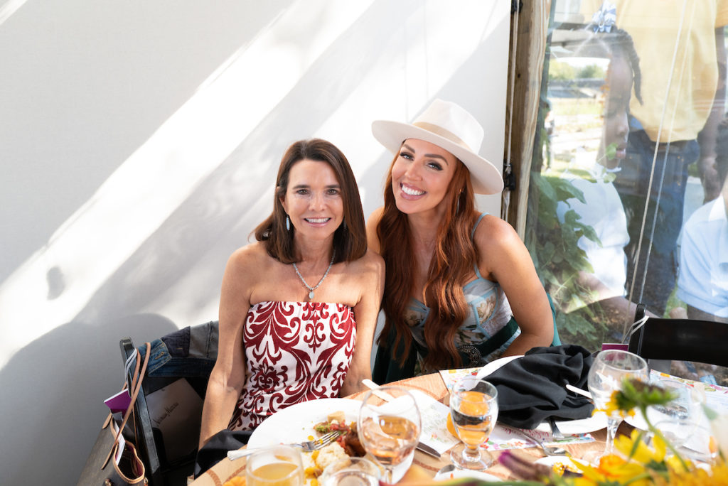 Melissa Cooksey, Natalie King (Photo by Daniel Ortiz)