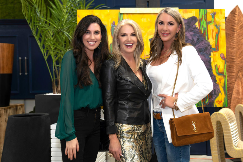 Katie Moss, Donna Moss, Ashley Black