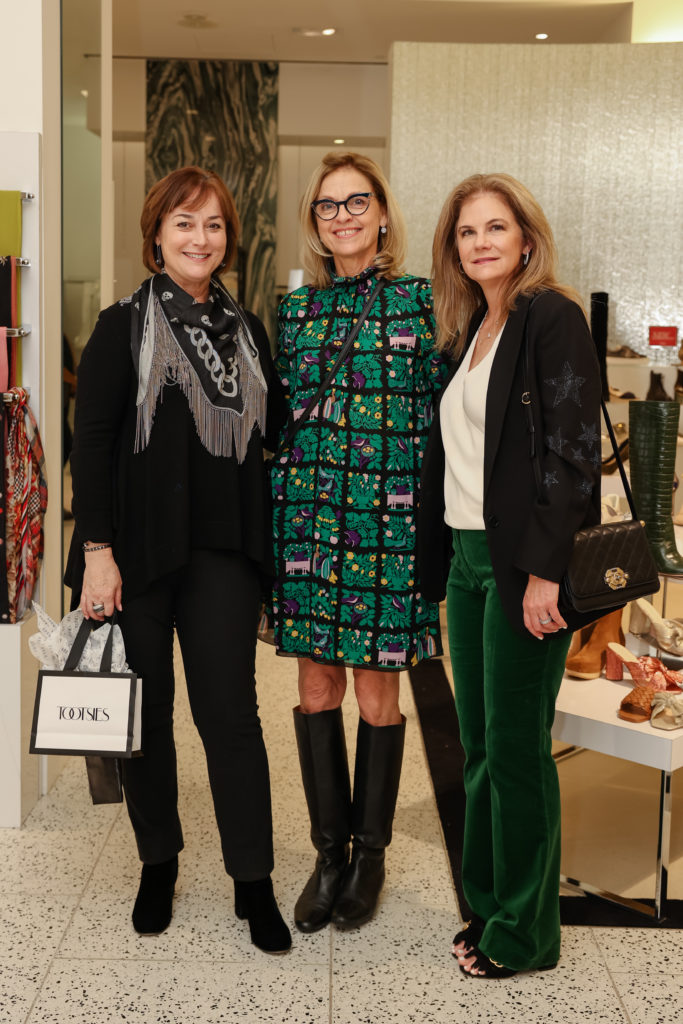 Leigh Smith, Beverley Robinson, Tracy Eklund at the Contemporary Arts Museum Houston's Another Great Night preview.