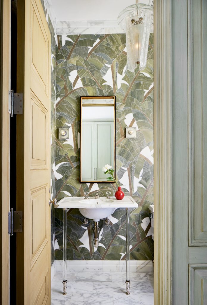 Winning Entry: Residential Singular Space - Bath, Laura Lee Clark Interior Design (Photo Stephen Karlisch)