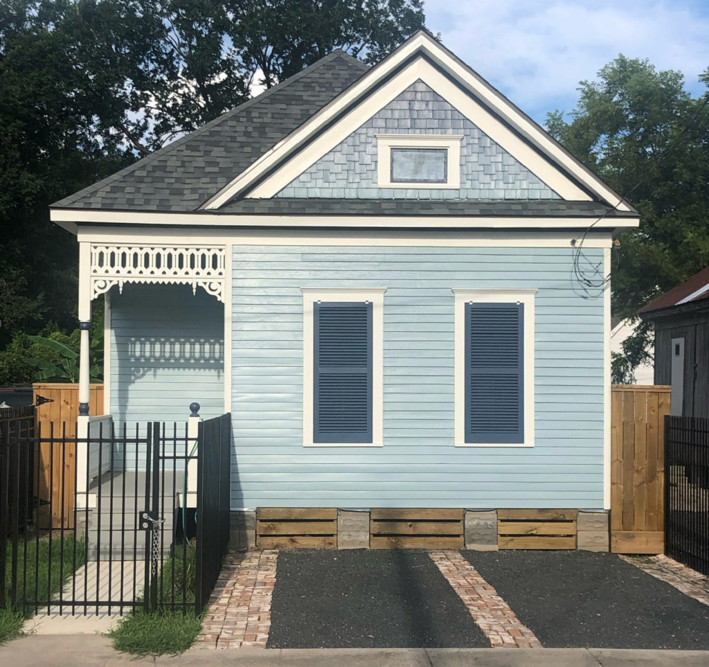 NIcole J. Simien receives a Preservation Houston Gold Brick Award for her rehabilitation of this Victorian cottage (circa 1907) on the Near Northside (Photo courtesy of Nicole Simien)