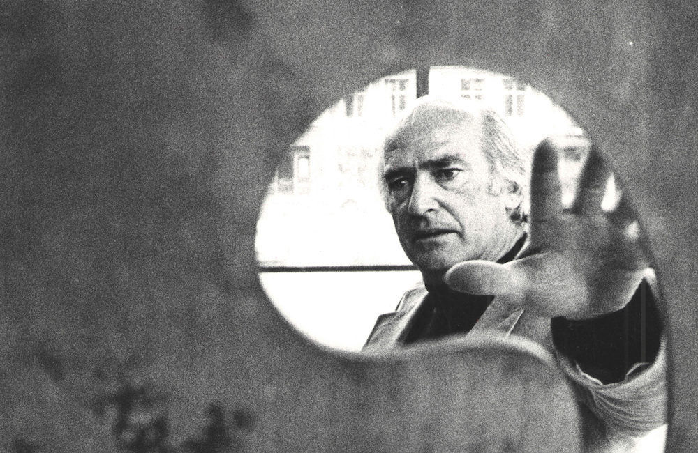 Harry Bertoia, circa 1970s (Courtesy Harry Bertoia Foundation)