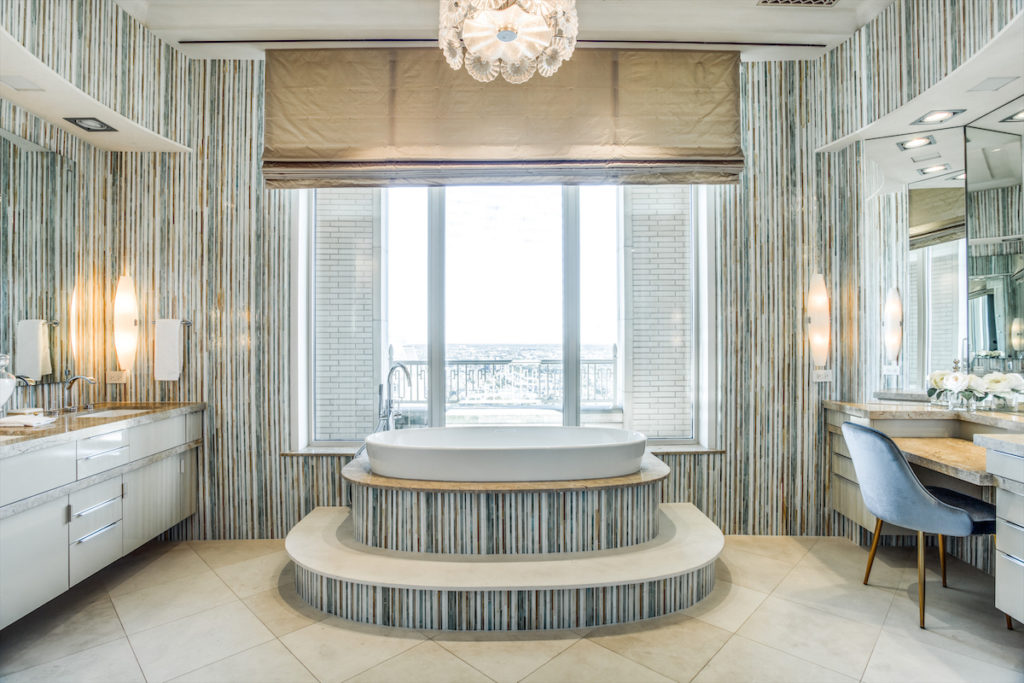 Even bath time comes with a prime view. (Photo by Shoot2Sell for Douglas Elliman)