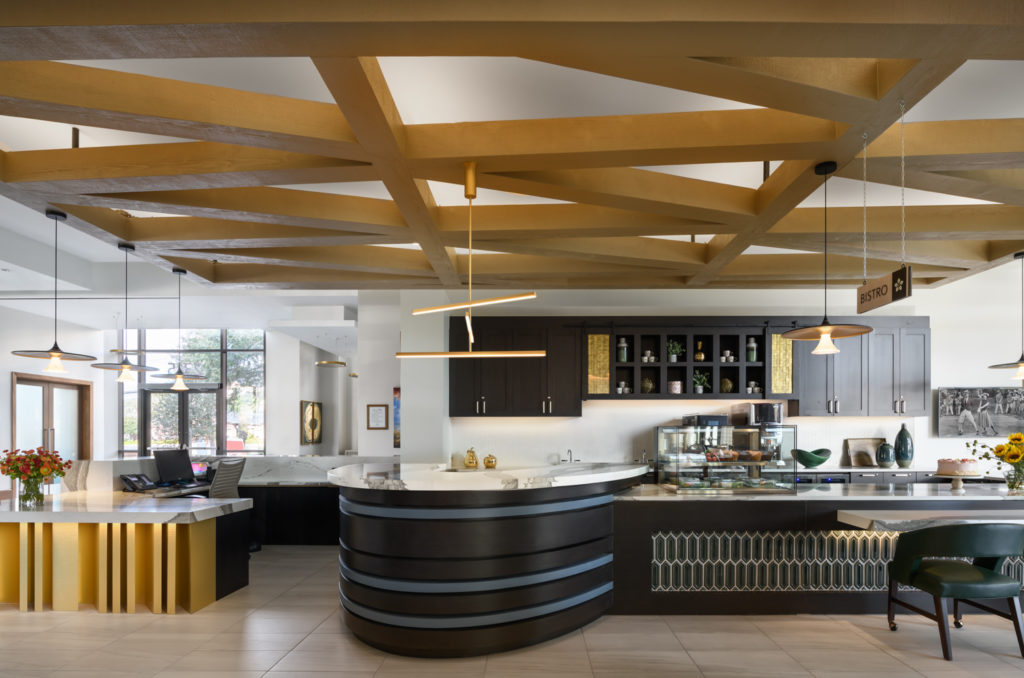 MorningStar River Oaks' bistro is restaurant worthy. (Photo by Mariella & Luis Ayala)