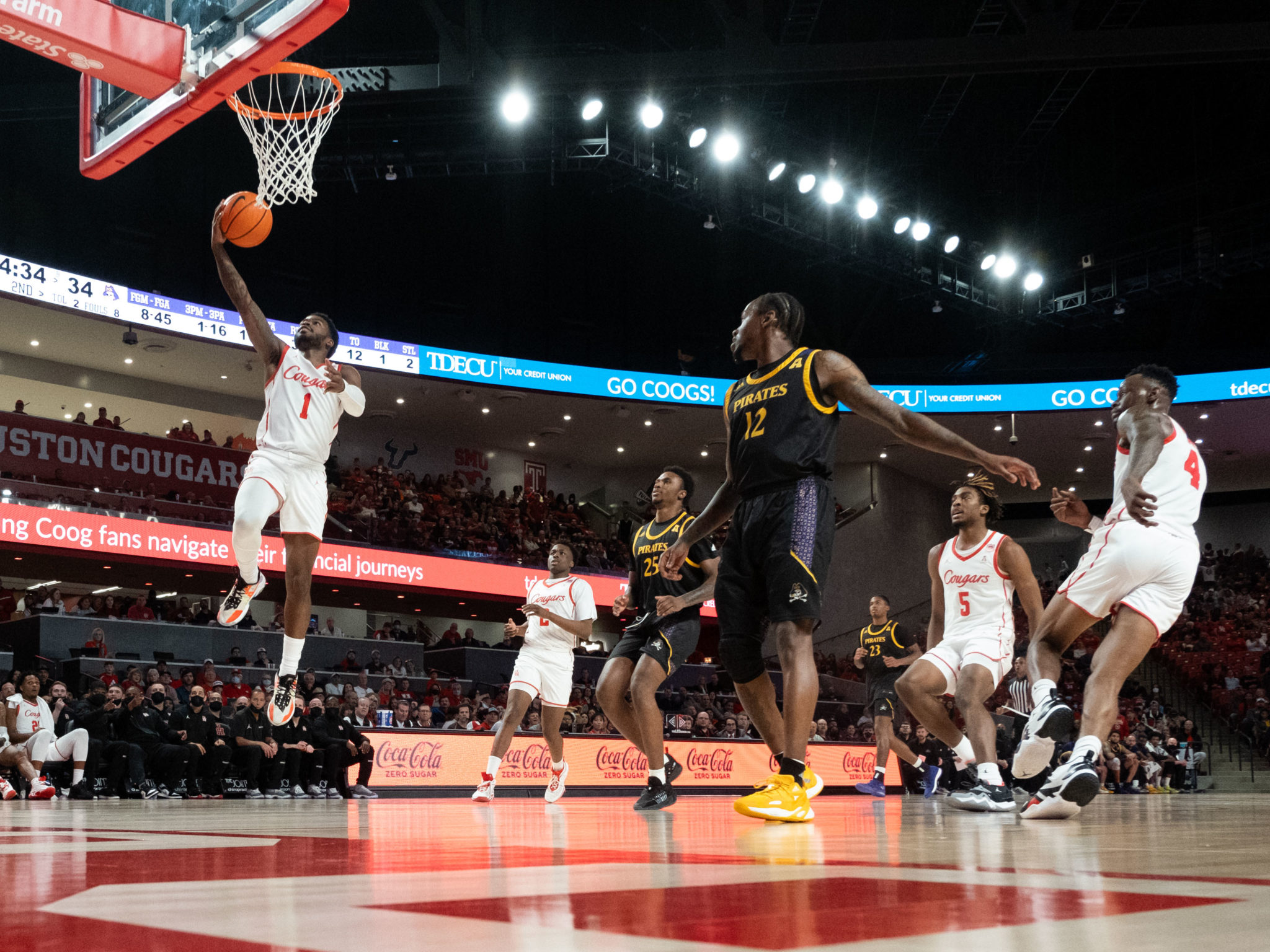 Houston's Point Guard Savant — Jamal Shead Proves to be a Quick Study In Leading a Winning Team