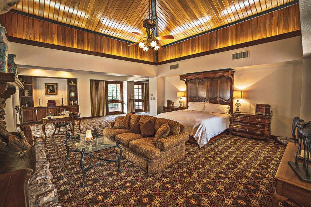 The primary suite at Crawford Ranch.