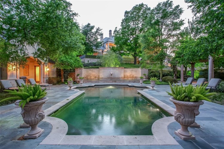 The luxurious pool and loggias for entertaining and relaxing.