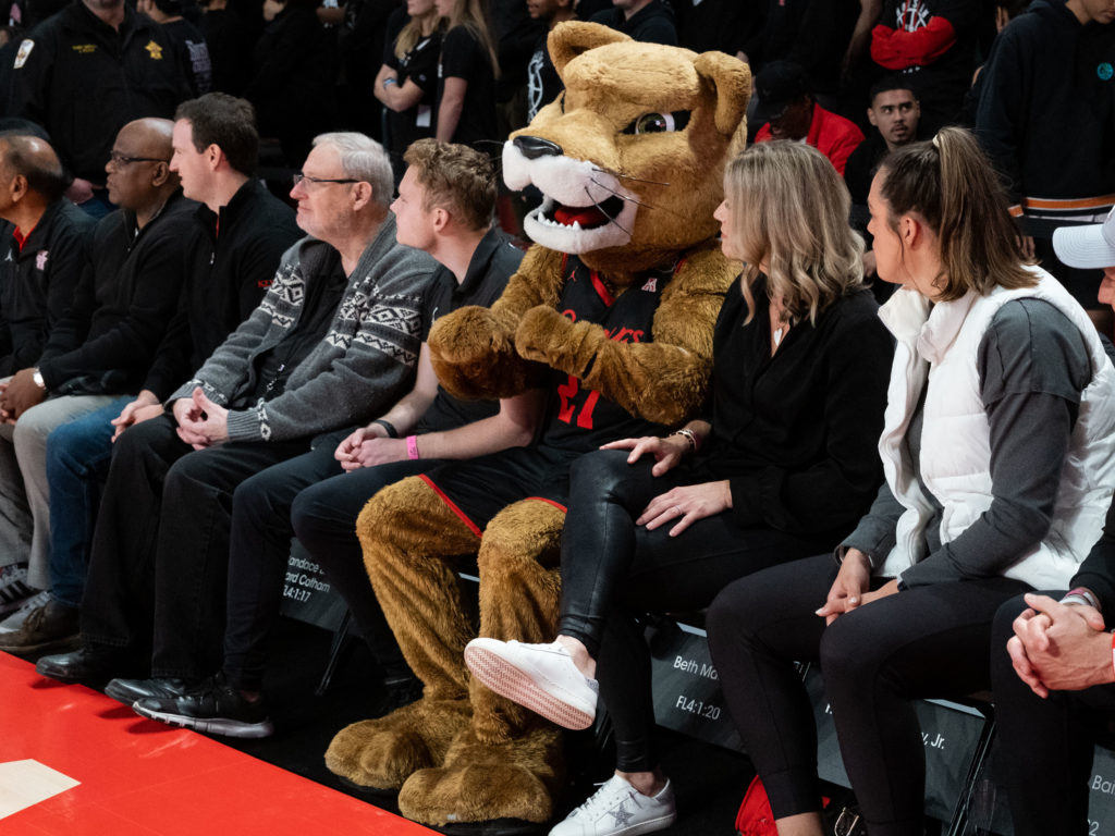You never know who will end up sitting next to you at a UH game. (Photo by F. Carter Smith)