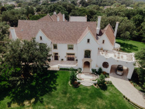 Hull Historical – Brent Hull feels you cannot begin a restoration without taking the unique character and details of the homes style
