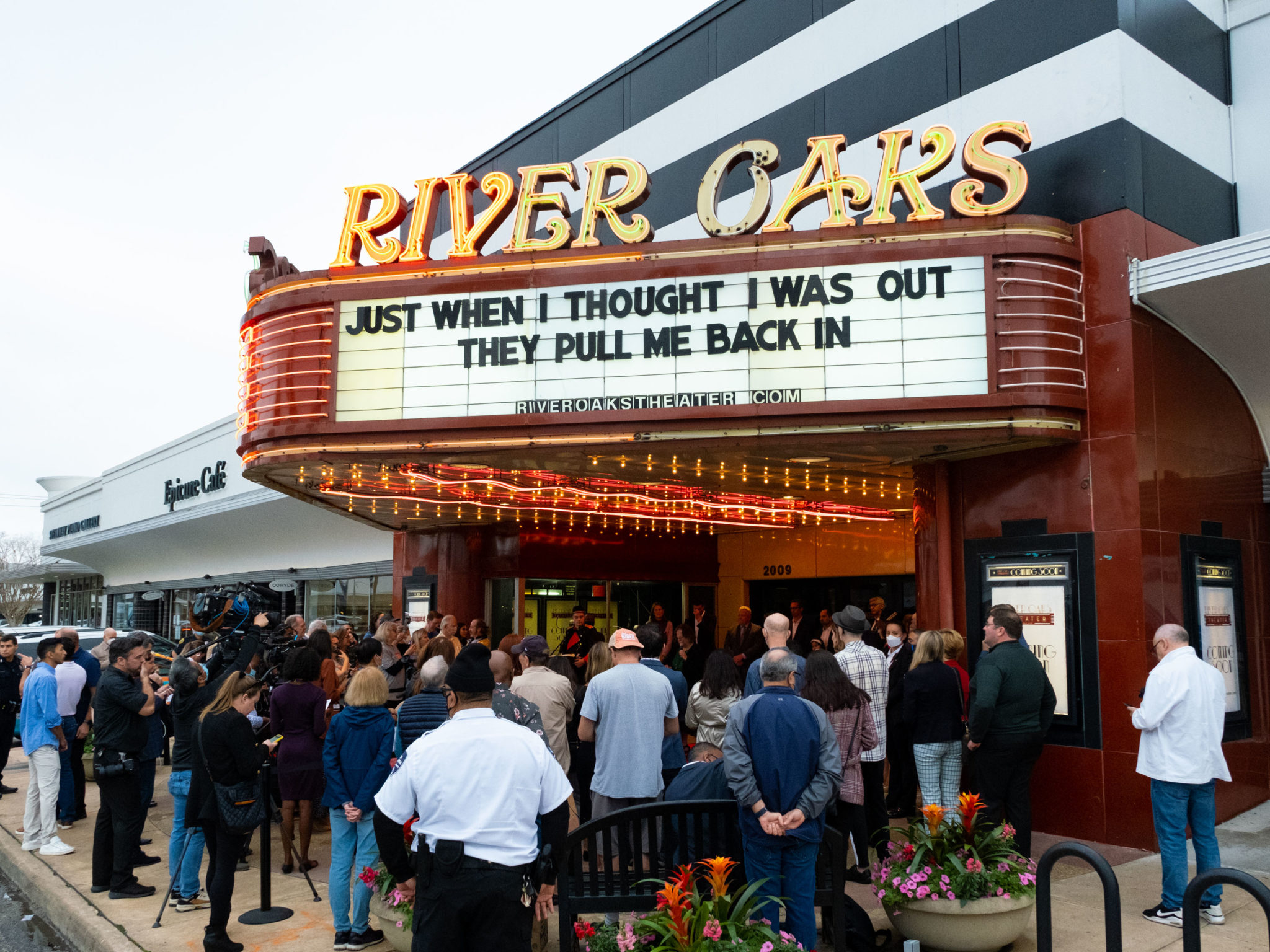 Premiere Oaks Theater Movie Times 97 - 14glm06