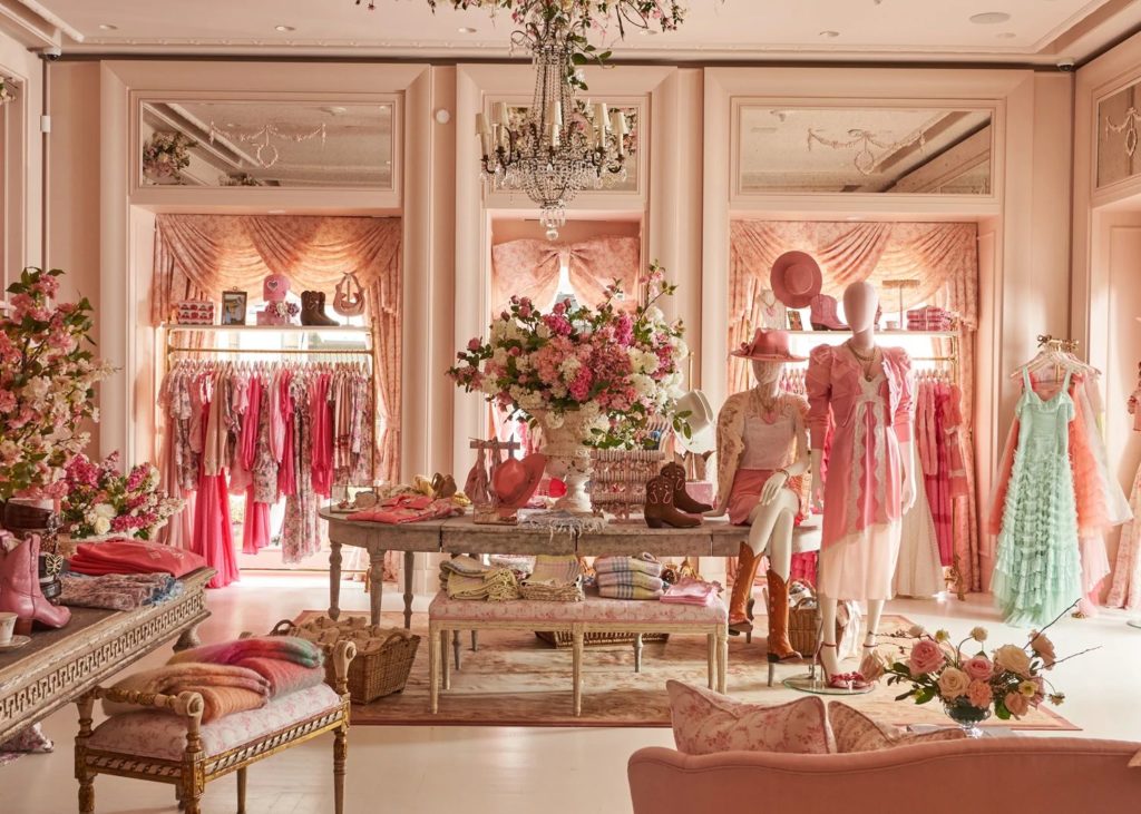 The new River Oaks District boutique is a floral fantasy, bathed in pink.