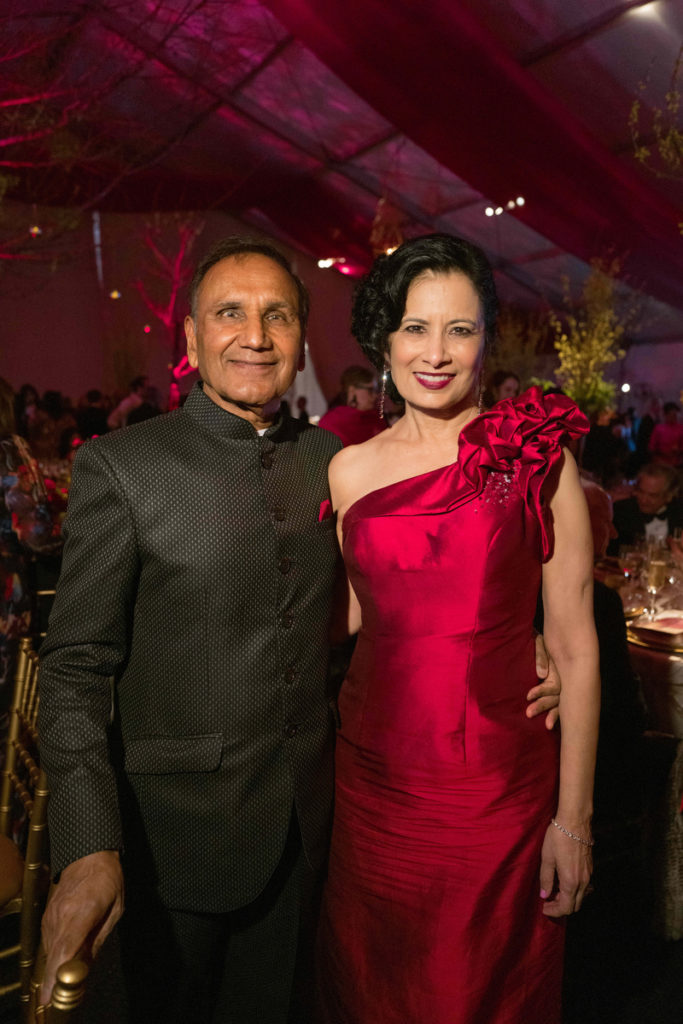 Suresh & Renu Khator (Photo by Daniel Ortiz)