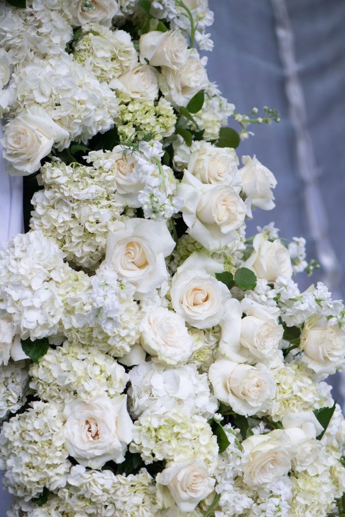 The gorgeous floral design. (Photo by David Sixt Photography)