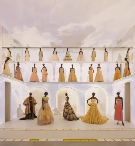 Dior- la-galerie-dior (Photo by  © Kristen Pelou)