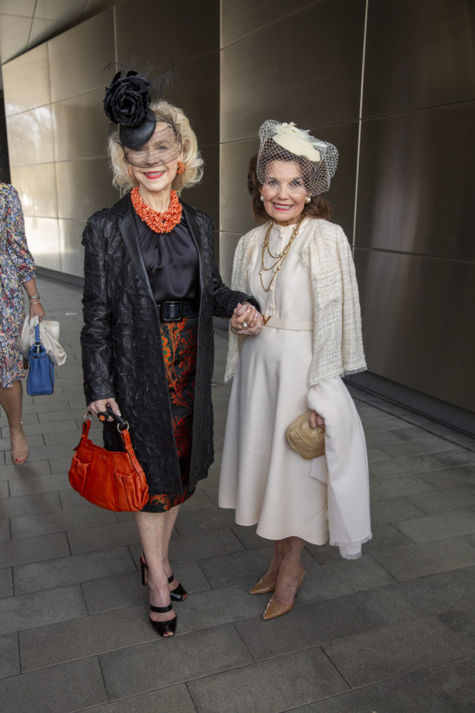 Lynn Wyatt, Linda McReynolds at Hermann Park Conservancy's Hats in the Park luncheon (Photo by Jenny Antill)