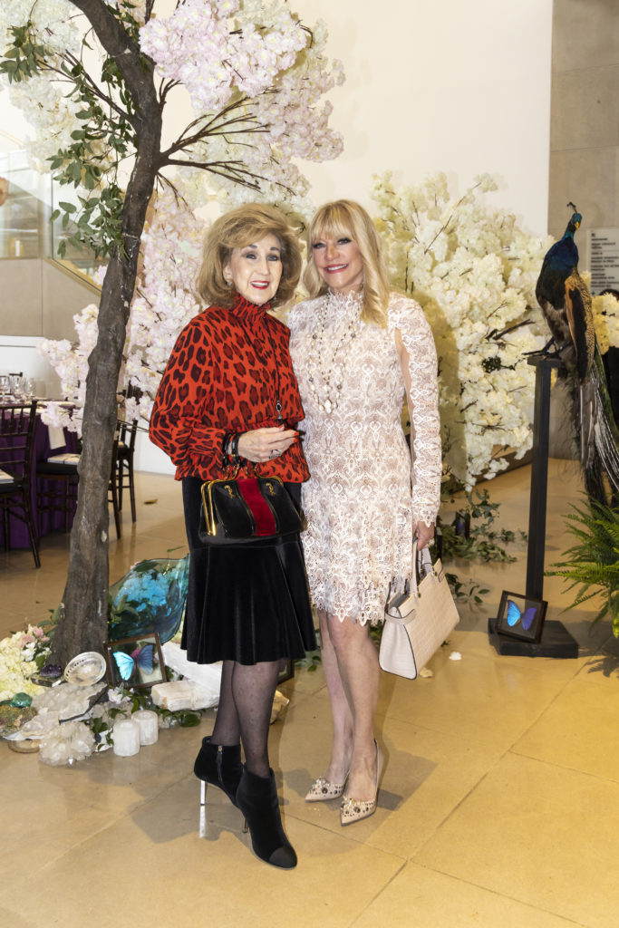 Doris Jacobs, Suzette Derrick (Photo by Kim Leeson)