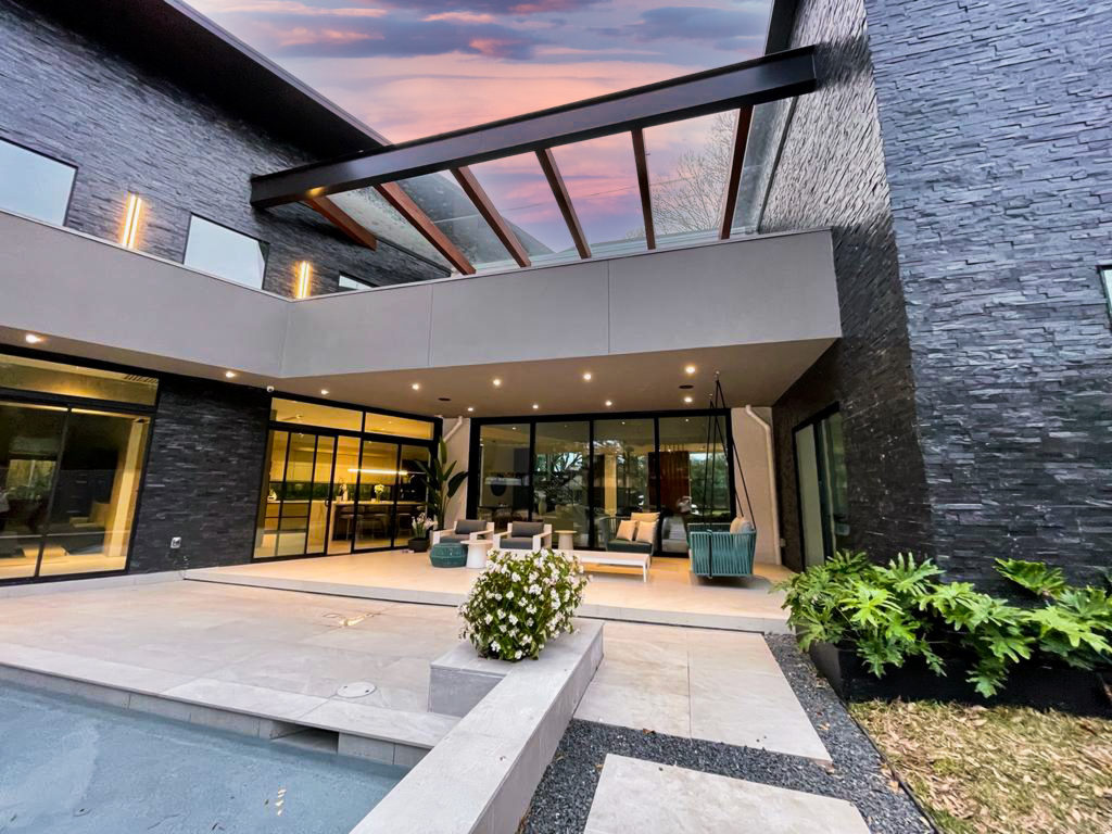 The Galleria/Uptown area home that headlines the Houston Modern Home Tour is the work of LEAM Design + Build. (Photo by LEAM Design Build)