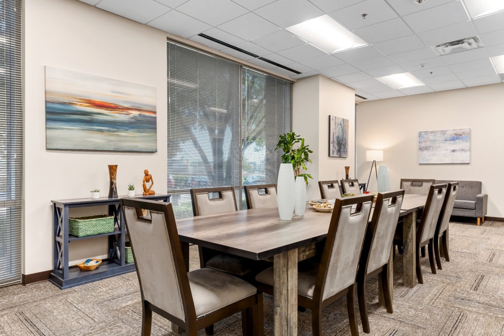 Newport’s Dallas program also offers extensive therapy options