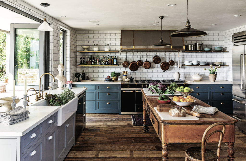 Farm kitchen designed by Giannetti Home
