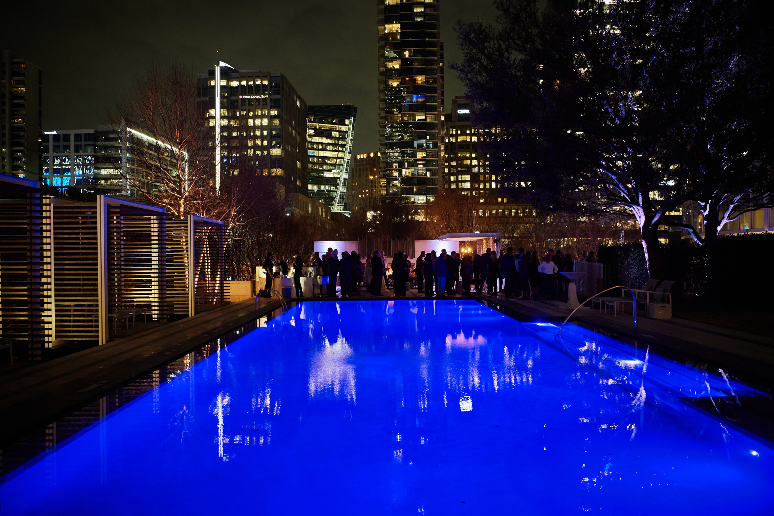 Poolside for après dinner cocktails. (Photo by Jonathan Zizzo)