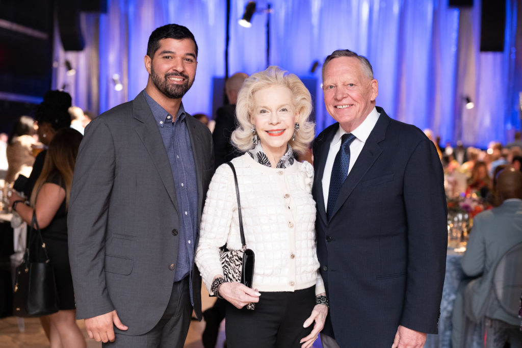 Angel Rios, Lynn Wyatt, Richard Flowers at the Bon Vivant Dinner benefitting Youth Development Center (Photo by Daniel Ortiz)