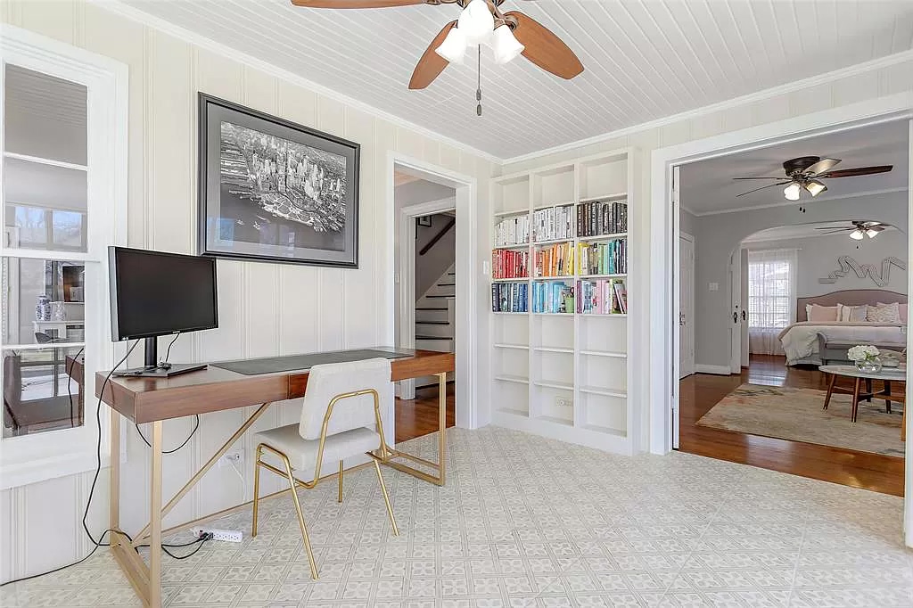 Classic built-ins define the sun-soaked space. 