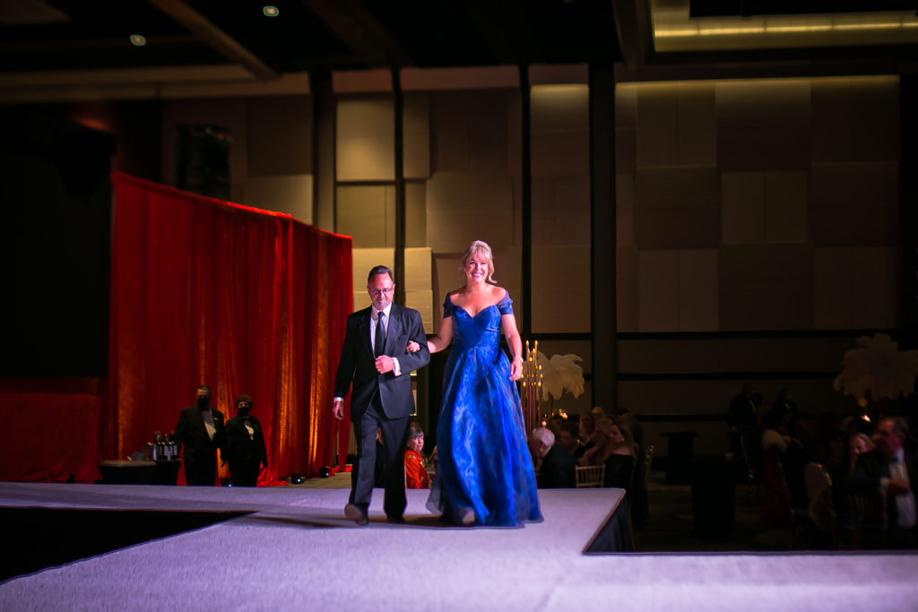 Charlie Weiss, 2022 Winter Ball Women of Distinction honoree Elaine Balagia Croucher Susan, Edward Osterberg, Cheryl Byington (Photo by Morris Malakoff)