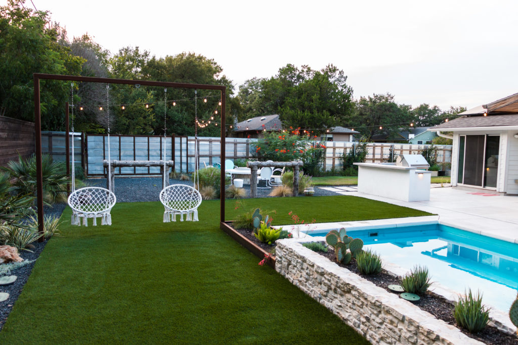 Landscaping for this midcentury modern dwelling in Garrison Park was done by Native Edge Landscape. 