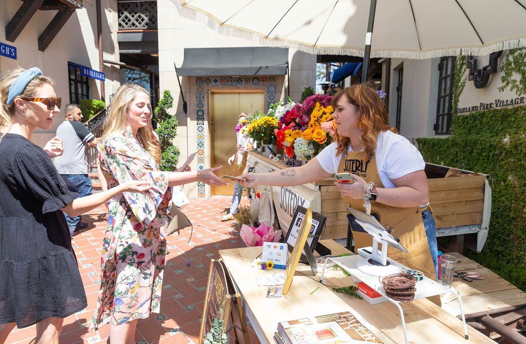The PaperCity x Sisterly Floral flower cart. (Photo by Grant Miller)