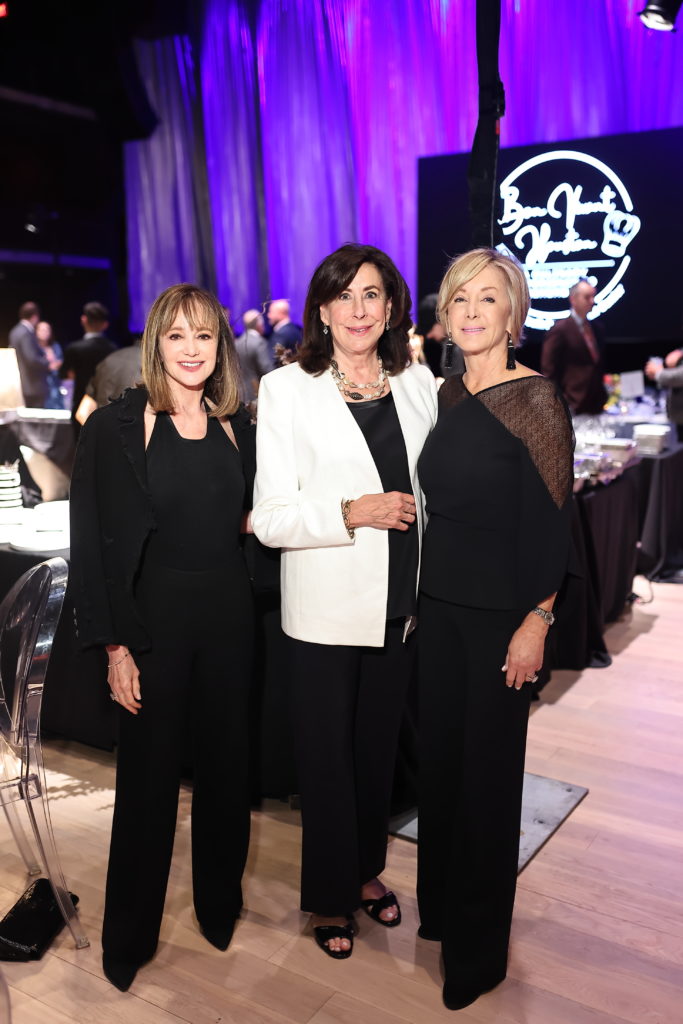 Janet Gurwitch, Vesta Frommer, Sheridan Williams at the Bon Vivant Dinner (Photo by Quy Tran)