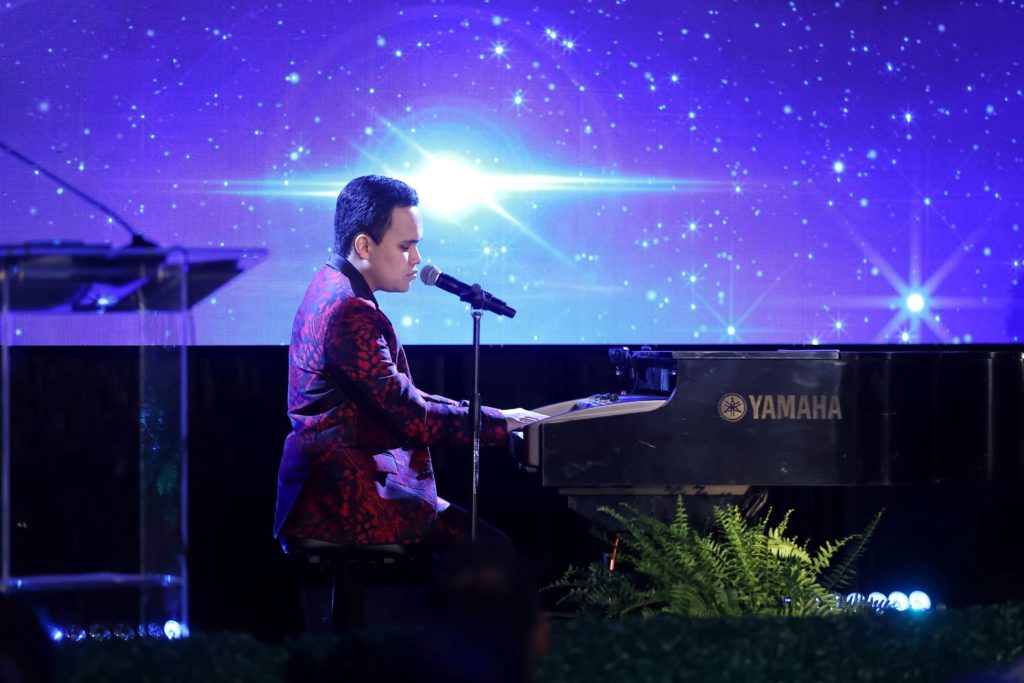 Kodi Lee performs 'You Are the Reason' at the Know Autism Gala
