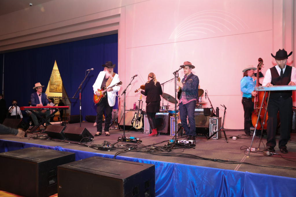 Asleep at the Wheel performs at the Society for the Performing Arts gala. (Photo by Priscilla Dickson)