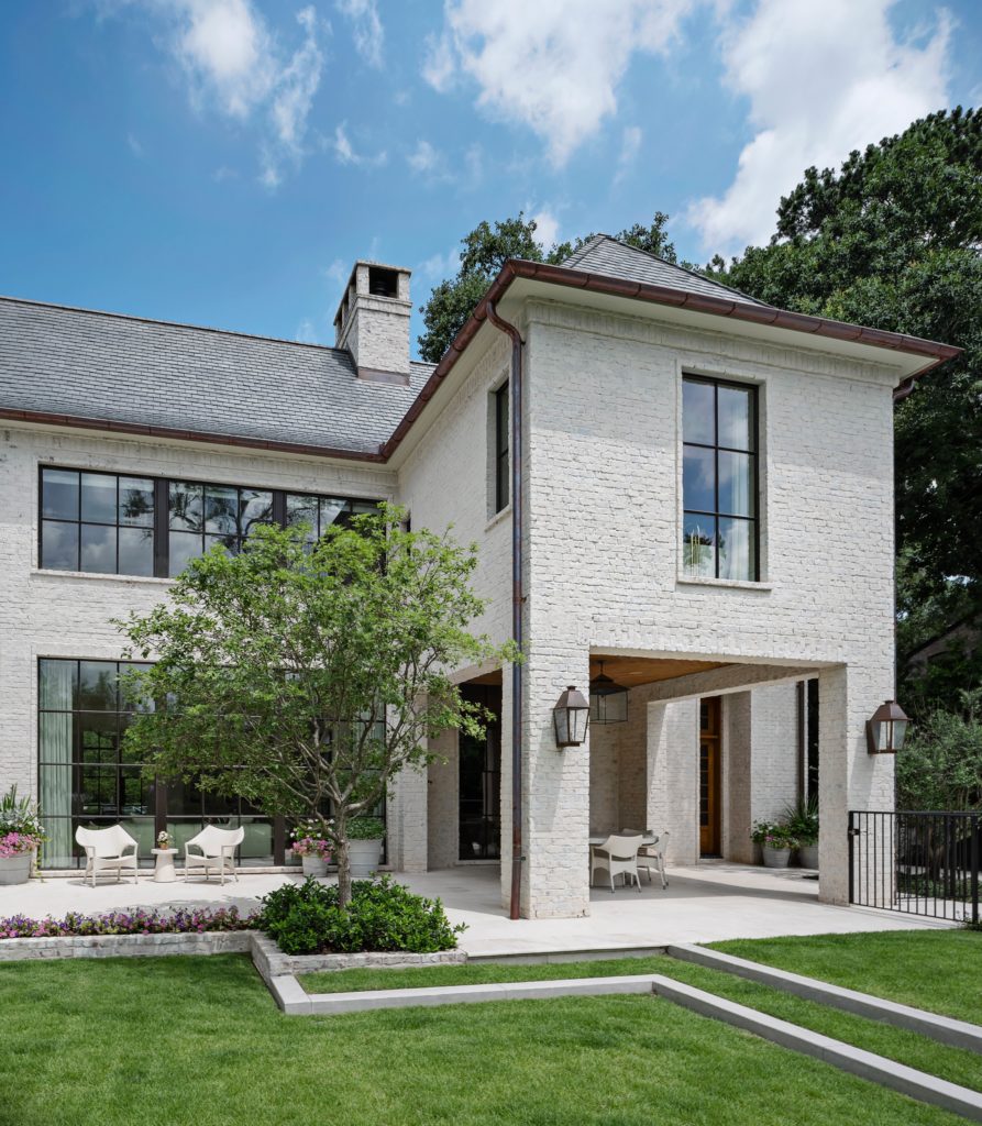 Shadywood: Residential Architectural Design Over 3,500 Square Feet, Cusimano Architect. (Photo Zac Seewald)