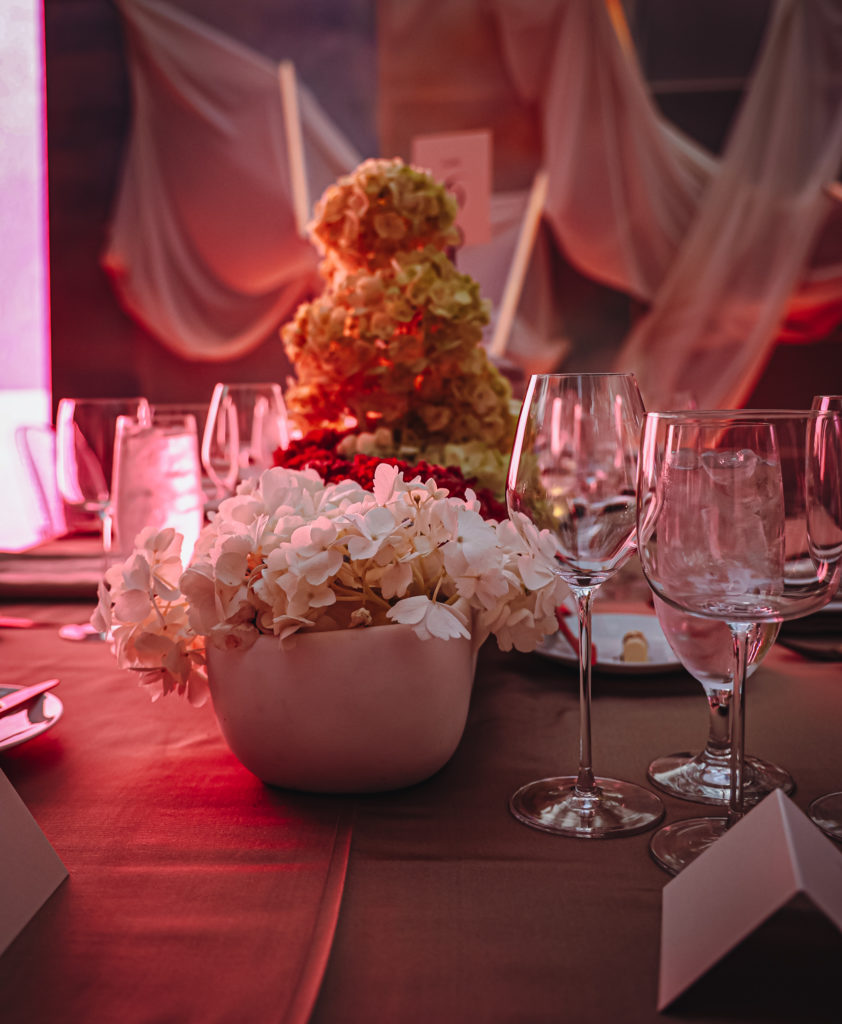 An exquisite arrangement from Grange Hall (Photo by Amanda Marie Photographie)