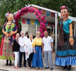 Legacy Community Health chief development officer Chree Boydstun, honorees Dr. Jim & Anne Muntz, hostess Sheridan Williams, Legacy CEO Dr. Bobby Hillard at Legacy's Cinco de Mayo fundraiser. (Photo by Daniel Ortiz)