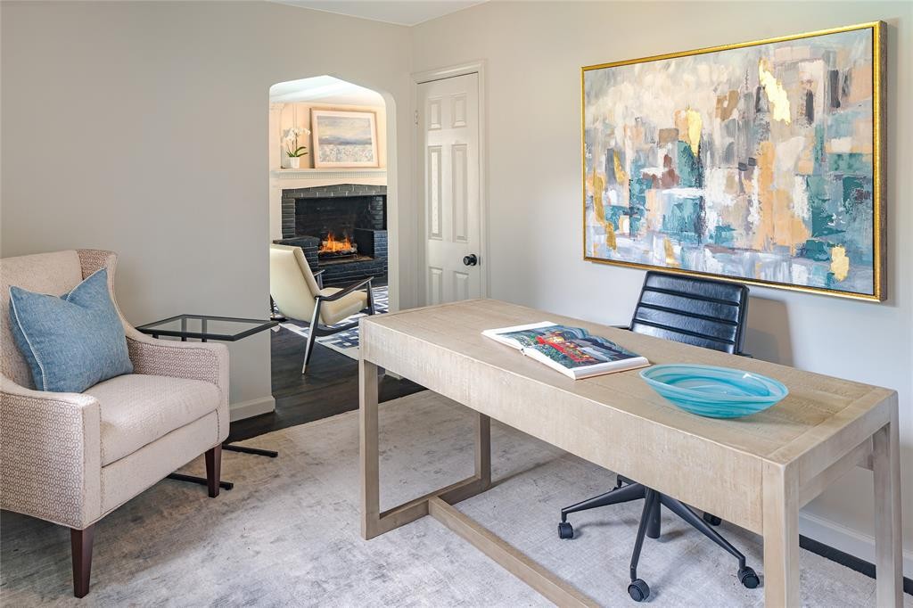 An office-area with a uniquely arched entryway.  (Photo by  Sean Gallagher)