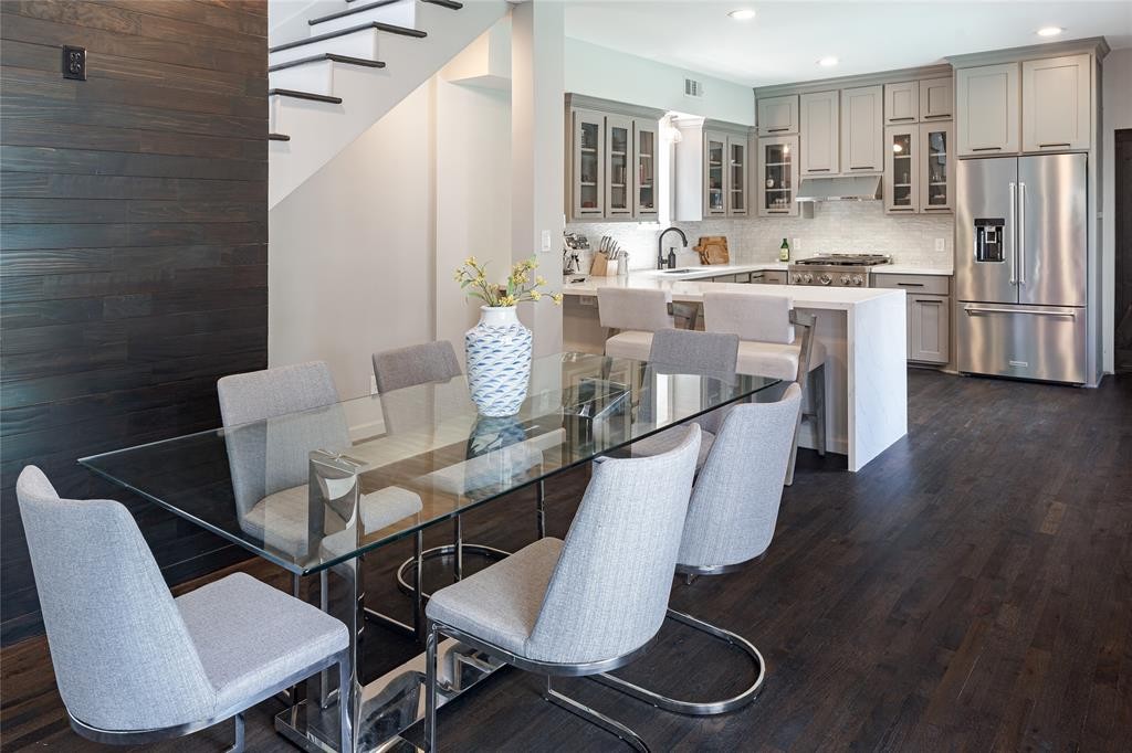 The dining nook.  (Photo by  Sean Gallagher)