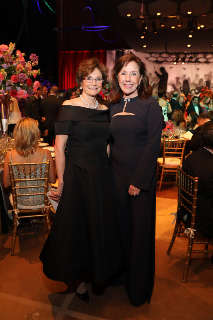 Bobbie Nau, Elizabeth Stein at the Houston Symphony Wine Dinner and Collector's Auction (Photo by Priscilla Dickson)