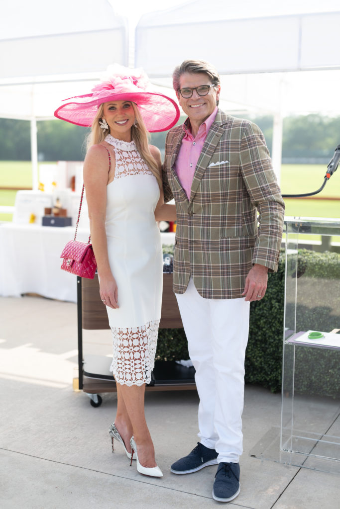 Emcees Chita Craft, Stephen Lewis (Photo by Daniel Ortiz)