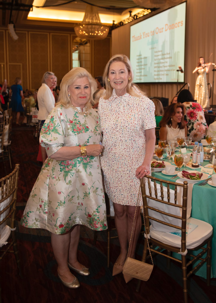 Elizabeth Robertson and Peggy Sewell. (Photo by Tamytha Cameron)