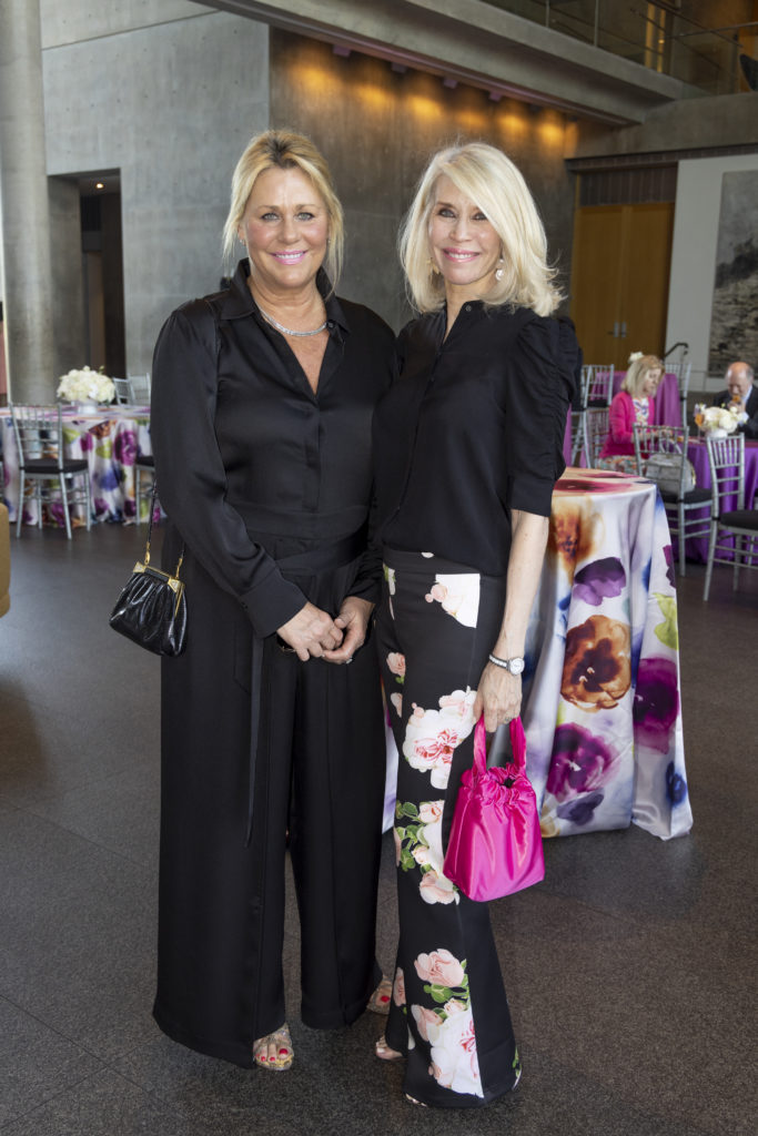 Renee Walsh, Dana Kelly (photo by, Kim Leeson)