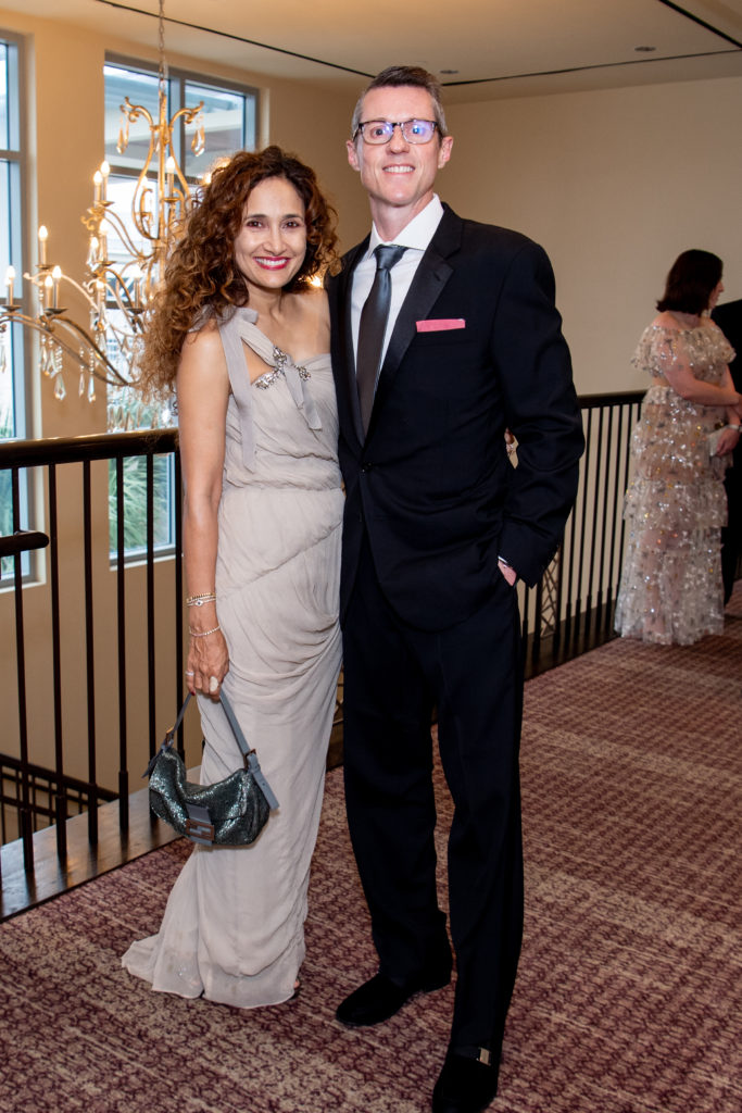 Sannam & Scott Warrender at the 2022 Inprint Poets and Writers Ball (Photo by Michelle Watson, CatchLightGroup.com)