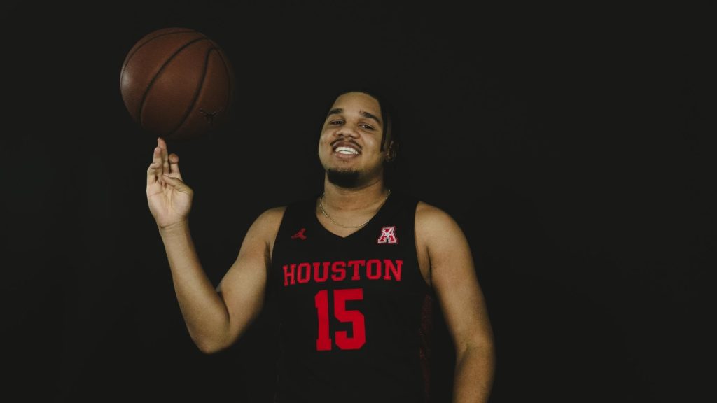 Emanuel Sharp just may be the surprise of Kelvin Sampson's highest ranked University of Houston recruiting class. (Photo by UH Athletics)
