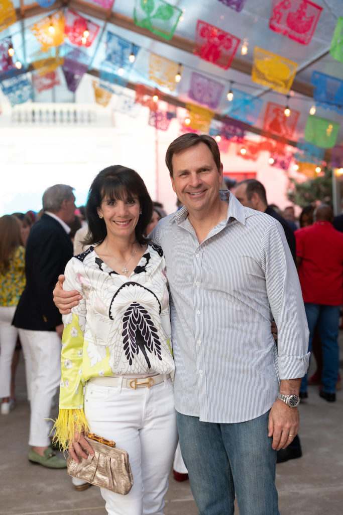 Shelley & Newt Barineau at Legacy Community Health's Cinco de Mayo fundraiser (Photo by Daniel Ortiz)