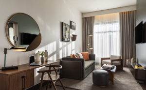 Thompson Denver_Mile High Suite Lounge + Desk_Credit Julie Soefer