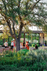 Guests sipped mocktails at the Summer Soulstice Dinner. (Photo by Liz Silva)
