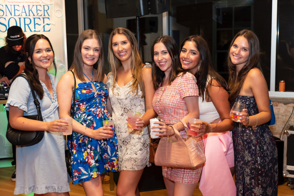 Cami Ten Napel, Maddi Goodwin, Leah Messinger, Katherine Patrick, Francesca Baker, Juby Delahoussaye (Photo by Celeste Cass with Tamytha Cameron Photography)