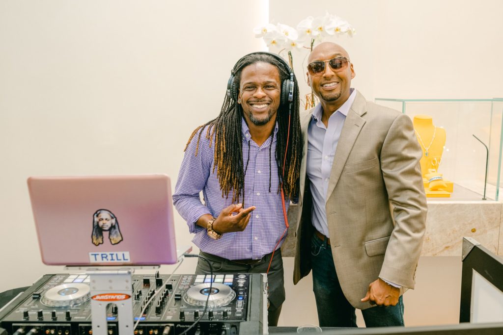 DJ Hoyet, Hayden Cowie at the PetSet party at de Boulle Diamonds & Jewelry  (Photo by Si Vo Photography)