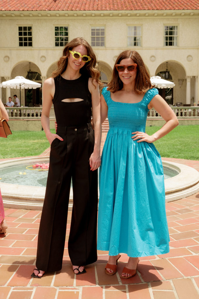 Modettes Juliet Lash, Hannah Citron Goodwin (Photo by Kristen Kilpatrick)