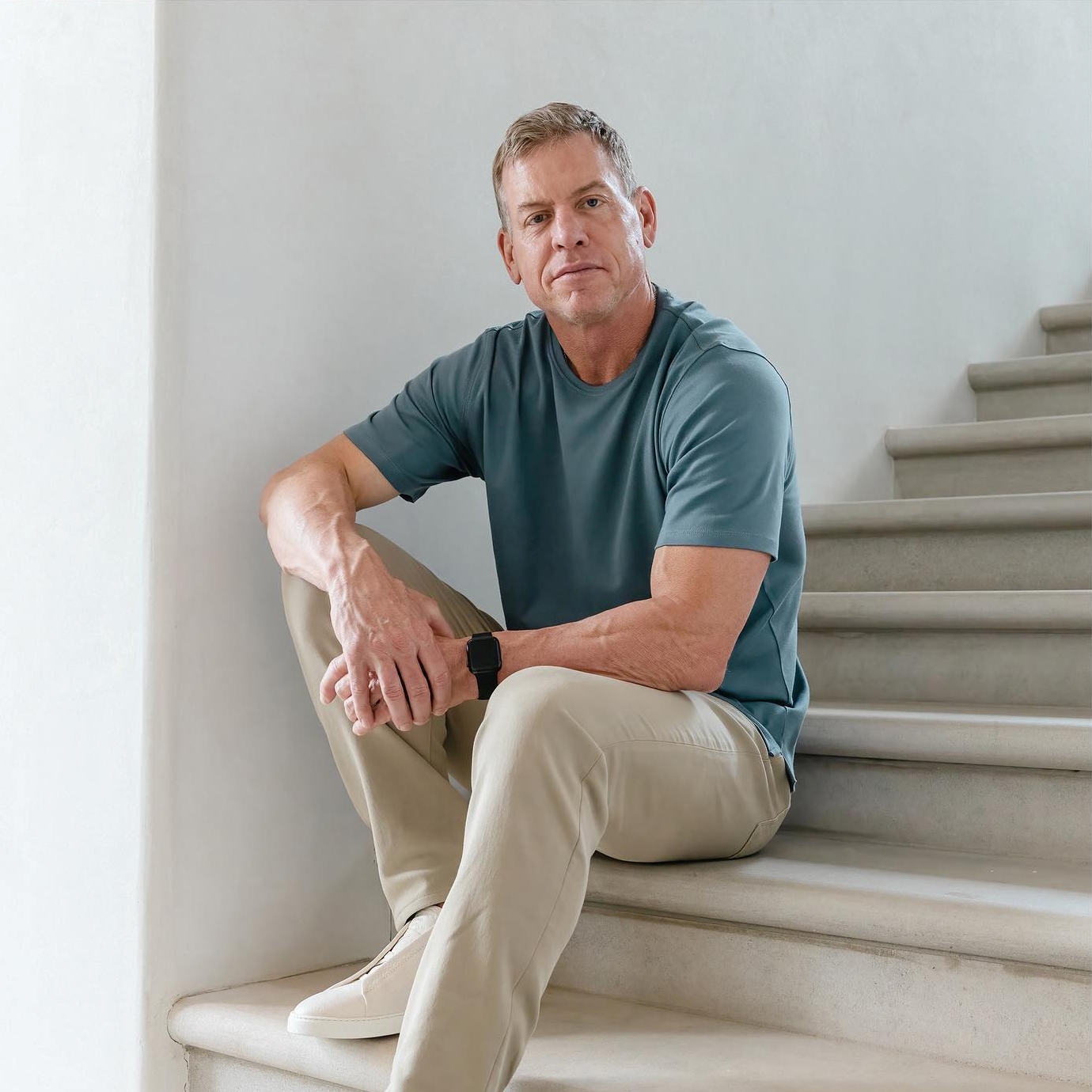 Mens – Rye 51 posterboy Troy Aikman looking effortless in our Luxe supima cotton tee and Voyager pants.